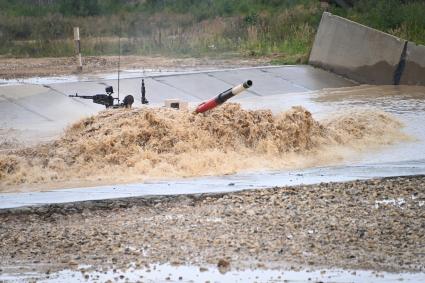 Московская область. Танк Т-72Б3 экипажа из Азербайджана на соревнованиях `Танковый биатлон` в рамках Армейских международных игр - 2020 на полигоне Алабино.