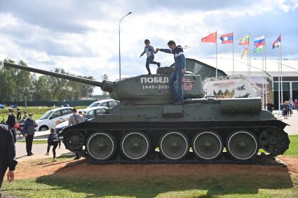 Московская область. Танк Т-34  на выставке вооружений Международного военно-технического форума `Армия - 2020` в военно-патриотическом парке `Патриот`.