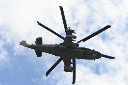 Московская область. Вертолет Ка-52 `Аллигатор` на международном военно-техническом форуме `Армия-2020` на полигоне Алабино.