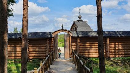 Смоленская область. Экологическая тропа ведет к истоку реки Днепр.