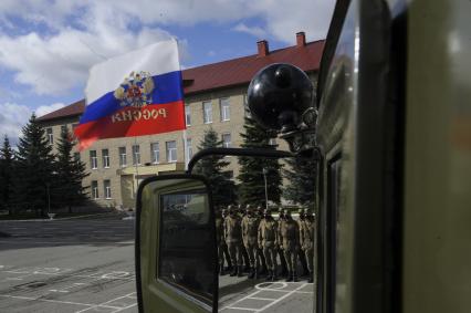 Екатеринбург. Военнослужащие отдельной бригады РХБЗ во время занятий по проведению специальной обработке и обеззараживанию территории