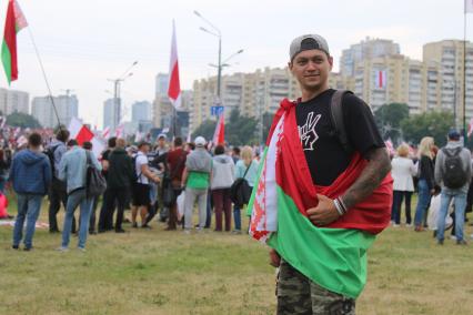 Минск. Участники митинга и шествия против результатов выборов президента Белоруссии.  Со дня выборов президента Белоруссии 9 августа в стране прошли митинги несогласных с результатами голосования.