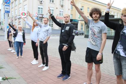 Минск. Участники акции в поддержку задержанных и пострадавших во время протестов. Со дня выборов президента Белоруссии 9 августа в стране прошли митинги несогласных с результатами голосования.