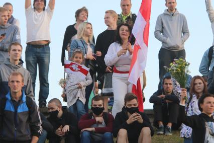 Минск. Акция в поддержку задержанных и пострадавших во время протестов. Со дня выборов президента Белоруссии 9 августа в стране прошли митинги несогласных с результатами голосования.