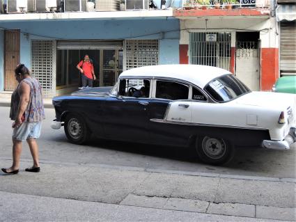 Куба. Гавана. Американский автомобиль.