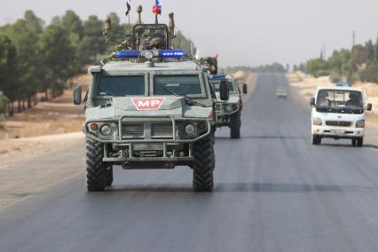 Сирия. Провинция Халеб. Колонна военной полиции РФ направляется в сторону границы Сирии с Турцией для патрулирования.