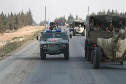 Сирия. Российская военная полиция патрулирует трассу М-4 на севере Сирии.