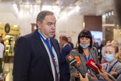 Белоруссия. Минск. Министр здравоохранения Белоруссии Владимир Караник на VII Форуме регионов России и Белоруссии.