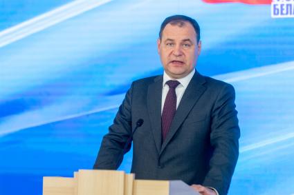 Белоруссия. Минск. Премьер-министр Белоруссии Роман Головченко во время пресс-подхода к журналистам в рамках VII Форума регионов России и Белоруссии.