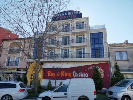 Болгария. г.Свиленград. Одно из многочисленных казино - Royal King Casino.