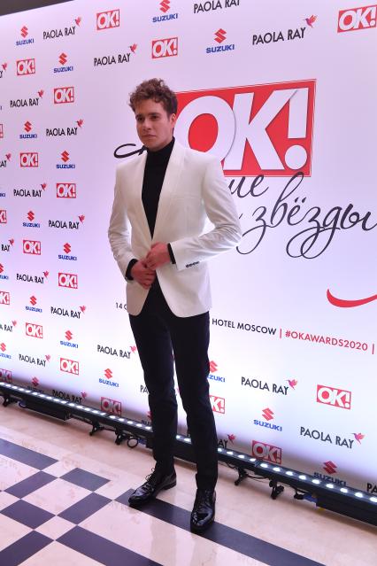 Москва. Актер Кузьма Сапрыкин на церемонии вручения премии журнала OK! Awards `Больше чем звезды`.