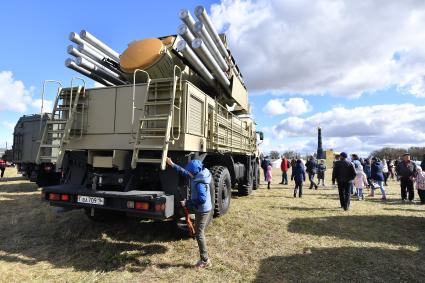 Тульская область.   Выставка  военной техники на праздничных мероприятиях, посвященных 640 годовщине Куликовской битвы.