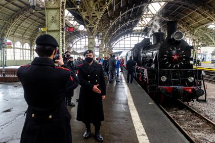 Санкт-Петербург. Передвижной музей `Поезд Победы`, посвященный 75-летию Победы в Великой Отечественной войне, на Витебском вокзале.