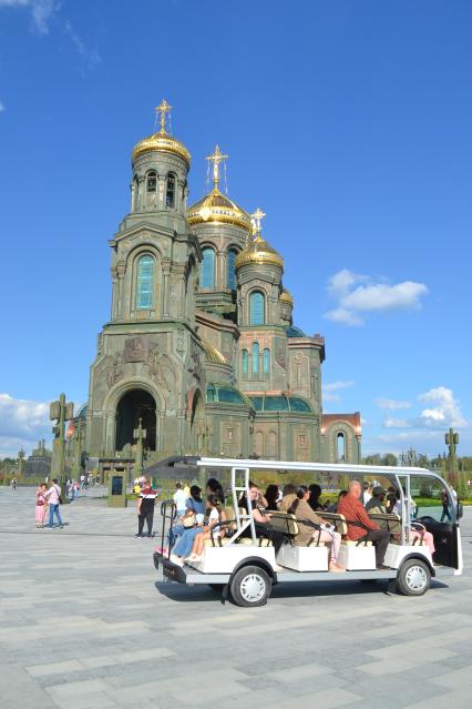 Московская область, Кубинка. Храм Воскресения Христова - Главный храм Вооруженных сил РФ в парке `Патриот`.