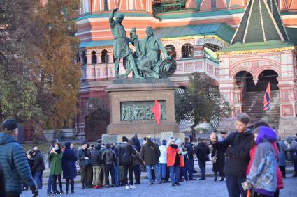 Москва. Памятник Кузьме Минину и Дмитрию Пожарскому на Красной площади.