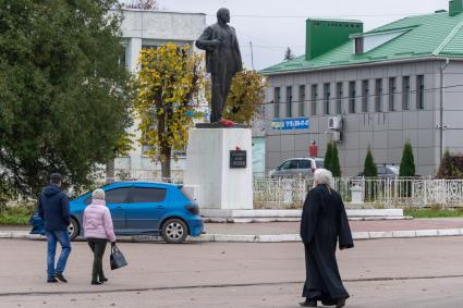 г.Таруса. Памятник Ленину.