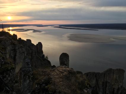 Якутия. Национальный парк `Ленские столбы` и вид на реку Лену.