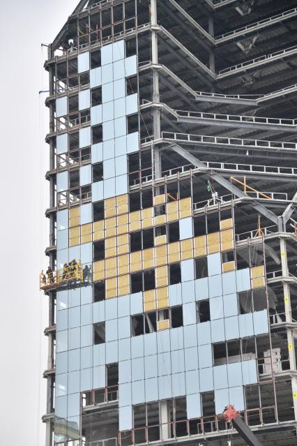 Москва. Демонтаж здания ОАО`Газпром` у метро Юго-Заподная.
