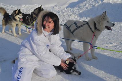 Ханты-Мансийск. Катание на собачьих упряжках  на  Международном фестивале кинематографических дебютов `Дух огня`.