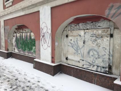 Москва. Вид на памятник архитектуры XIII века - Дом Щербакова на Бакунинской .