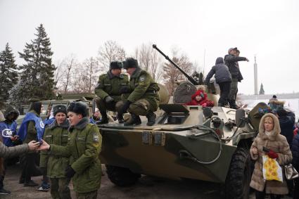 Самара. Выставка военной техники во время празднования Дня защитника Отечества.