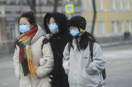 Екатеринбург. Горожане в защитных масках во время эпидемии новой коронавирусной инфекции COVID-19