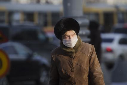 Екатеринбург. Горожане в защитных масках во время эпидемии новой коронавирусной инфекции COVID-19