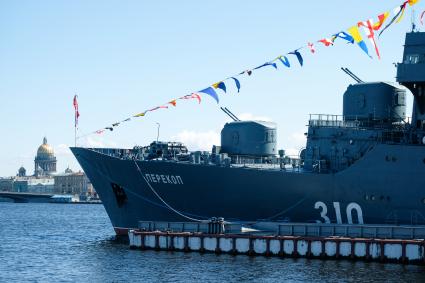 Санкт-Петербург. Во время празднования Дня Победы.