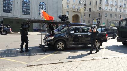 Минск. Сотрудники правоохранительных органов во время акции протеста. Со дня выборов президента Белоруссии 9 августа в стране прошли митинги несогласных с результатами голосования.