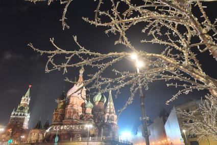 Москва.  Новогоднее  украшение  Красной площади.