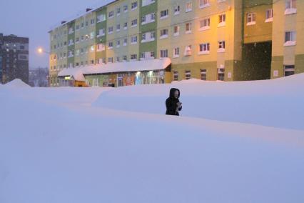 Норильск. Во время снегопада на одной из улиц города.