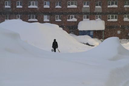 Норильск. Во время снегопада на одной из улиц города.