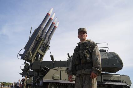 Самарская область. Самоходная огневая установка зенитно-ракетного комплекса `Бук-2м`на международном военно-техническом форуме `Армия-2020` на полигоне в Рощинском.