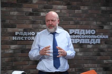 Москва. Председатель комитета Государственной думы РФ по госстроительству и законодательству Павел Крашенинников на радио `Комсомольская правда`.