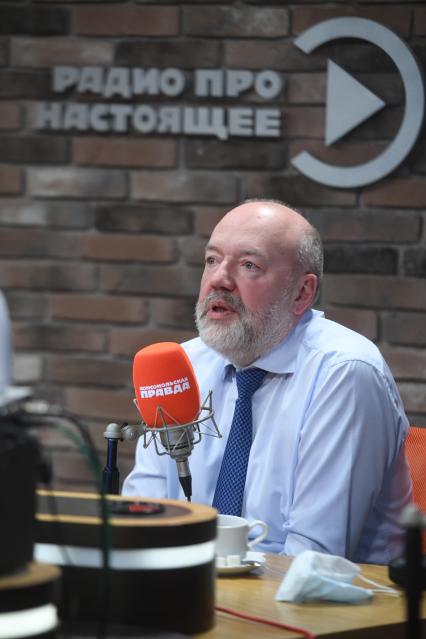 Москва. Председатель комитета Государственной думы РФ по госстроительству и законодательству Павел Крашенинников на радио `Комсомольская правда`.