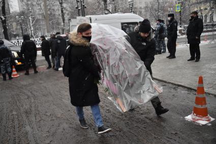 Москва.  Перед началом  церемонии прощания с актером театра и кино, народным артистом РСФСР Валентином Гафтом в московском театре`Современник`.