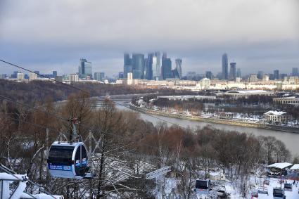 Москва.  Канатная дорога на Воробьевых горах