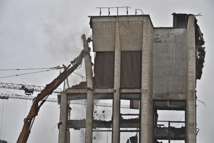 Москва. Реконструкция здания спорткомплекса `Олимпийский`.
