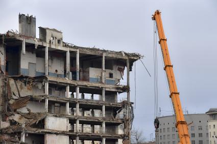 Москва.  Реконструкция здания спорткомплекса `Олимпийский`.