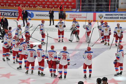 Москва. Игроки сборной России по хоккею после матча второго этапа Еврохоккейтура 2020/21 `Кубок Первого канала ` между сборными командами России и Финляндии.