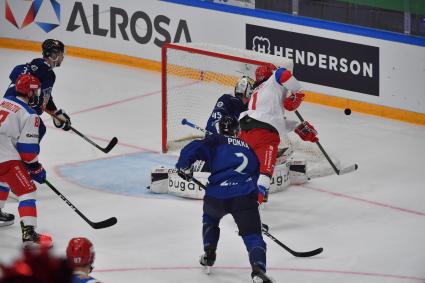 Москва. Игровой момент в матче второго этапа Еврохоккейтура 2020/21 `Кубок Первого канала ` между сборными командами России и Финляндии.