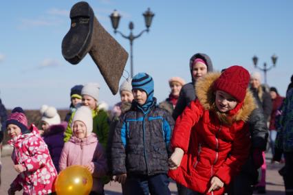 Самара. Народные гуляния в честь празднования Широкой Масленицы.