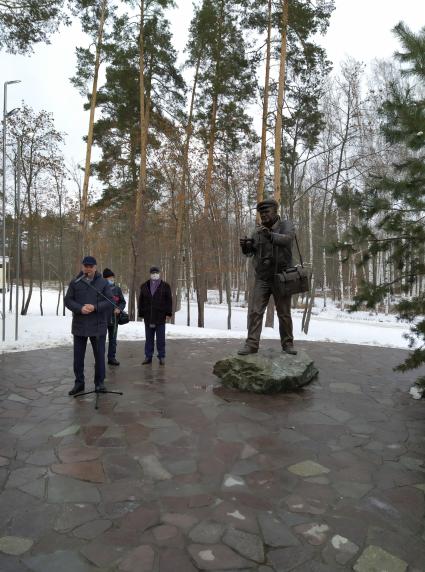 Воронеж. Церемония открытия памятника журналисту, писателю Василию Пескову.