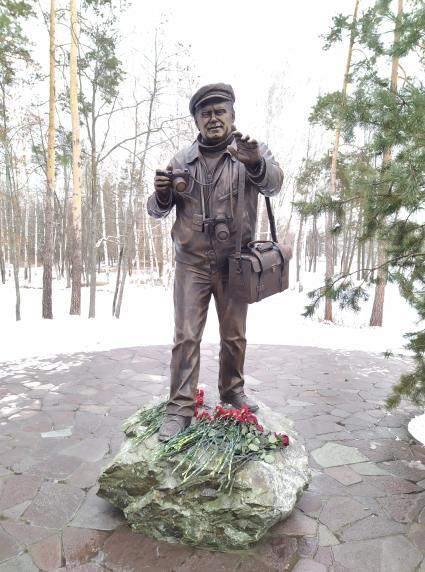 Воронеж. Церемония открытия памятника журналисту, писателю Василию Пескову.