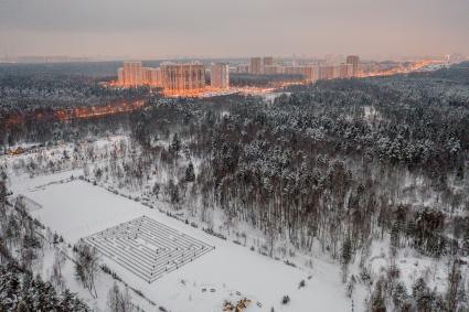 Москва. Лабиринт в парке Лосиный остров.