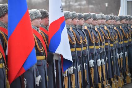 Москва. Торжественное построение  в честь  празднования 30 летия создания МЧС у  Главного управления  МЧС России.