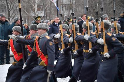 Москва. Торжественный парад  в честь празднования 30 летия создания МЧС у  Главного управления  МЧС России.