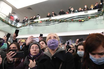 Московская область. Супруга Алексея Навального Юлия Навальная, прилетевшая из Берлина, в аэропорту Шереметьево.