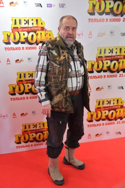 Москва. Актер Александр Ильин на премьере фильма `День города` в кинотеатре `Октябрь`.