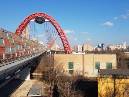 Москва. Живописный мост в Серебряном Бору.